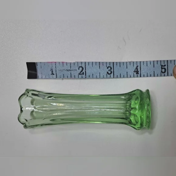 Vintage Hand Blown Green Glass Vase - Picture 4 of 4